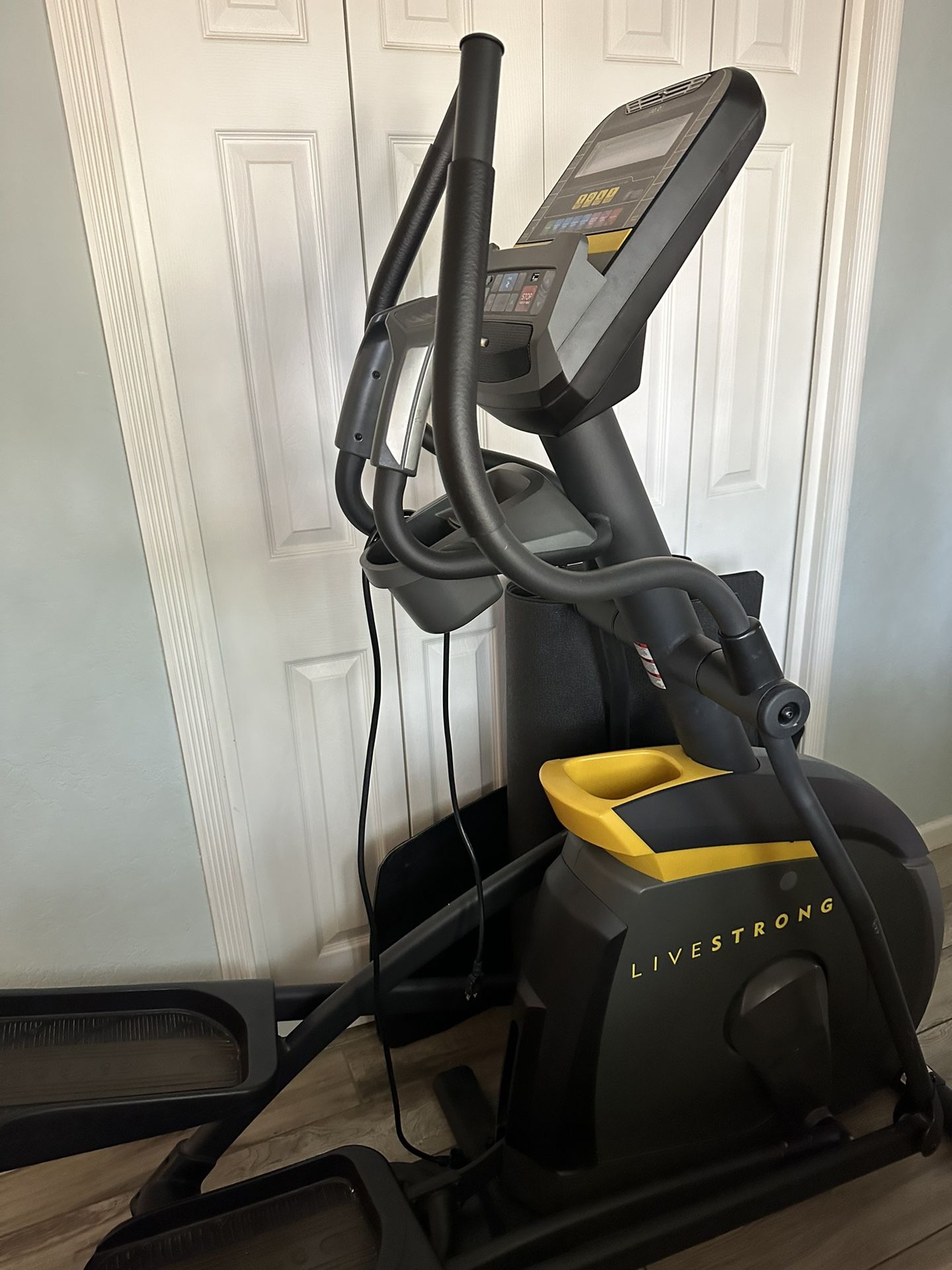 Livestrong LS 10.0E Elliptical Machine