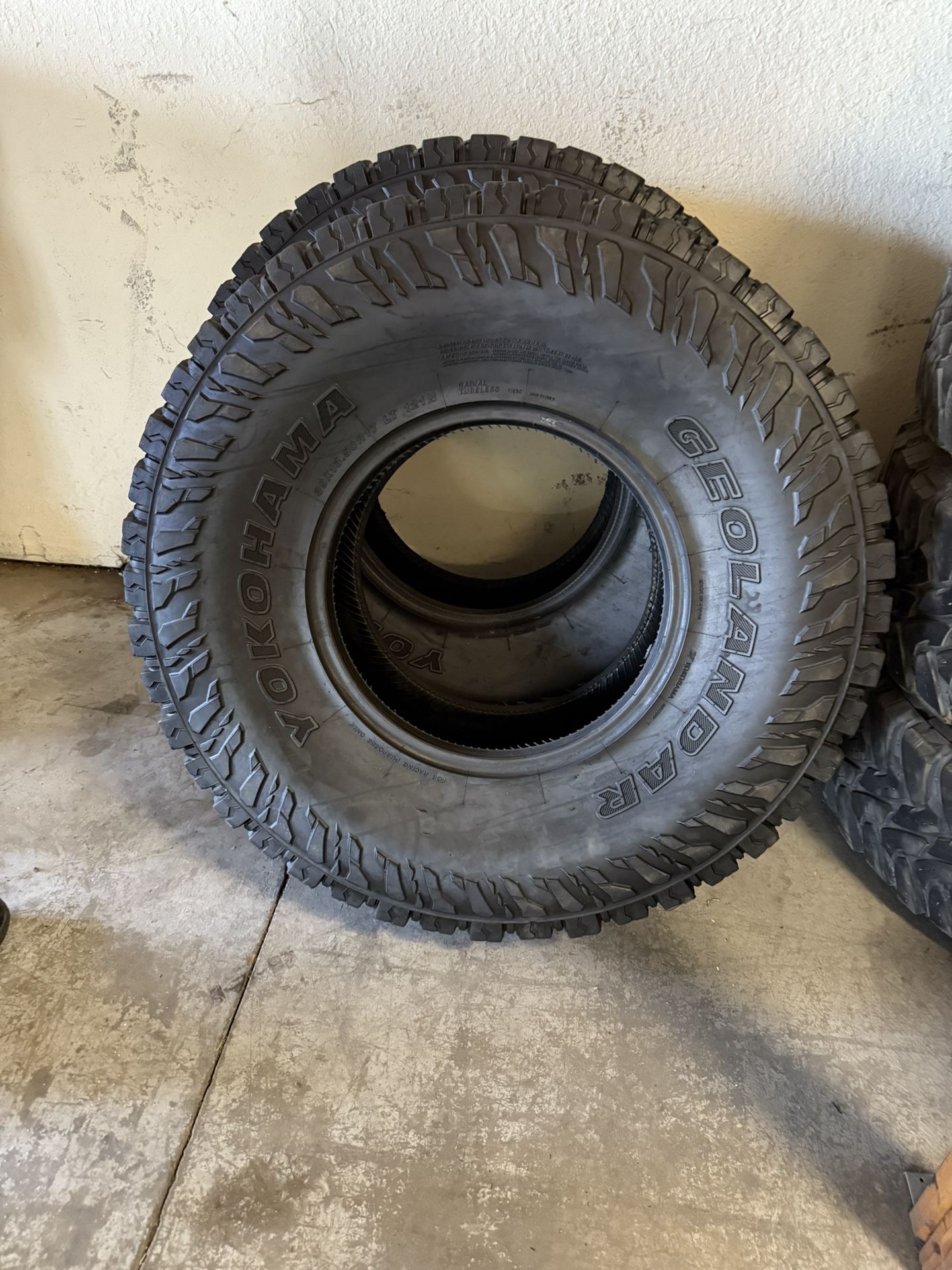 39x13.50r17 Used Tires Yokahama MT Tires