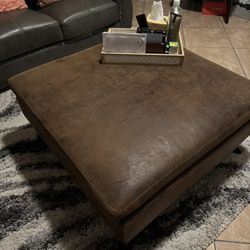 Ottoman W/ Storage 
