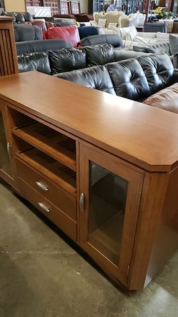 TV stand 60"