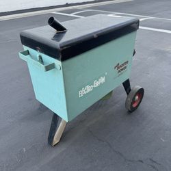 ELECTRIC CLEANER Electro-Groom Vacuum (no hose) Good in Working Condition 