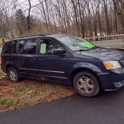 2009 Dodge Caravan Valid New York State Inspection. See Details In One Of The Pictures
