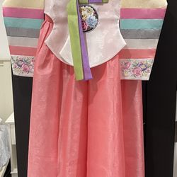 Traditional Korean Hanbok Girls 8