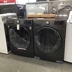 New Scratch And Dent LG Front Load Washer And Dryer Set. 1 year Warranty 