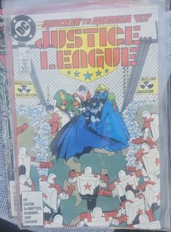8 D.C. & Marvel Comic Books