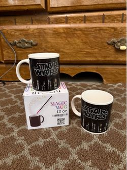 Set of 2 Star Wars Magic Heat Change Coffee Mugs + Millennium Falcon Keychain