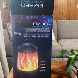 Ember Portable Speaker// Bocina Con Bluetooth 