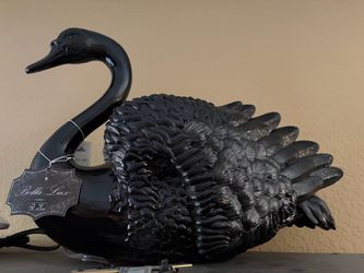 Bella Lux Black Swan Decorative Figurine