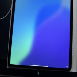 IPad Pro 12.9inch, 6th Generation, 100% Great Shape, Great Battery Life, No Damage, Comes With The Pro Magic Keyboard/cover And Cell Capable With Sim