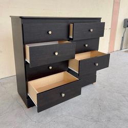 8 Drawer Black Color With Rails 