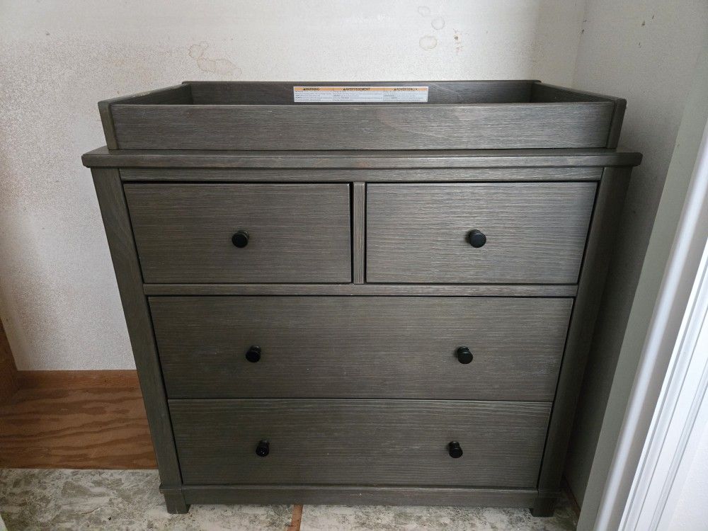 Dresser With Changing Topper
