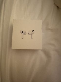 Apple AirPods Pro (1st Gen) – Wireless Charging Case – Excellent Condition