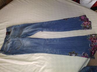 Very pretty jeans new