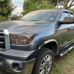 Toyota Tundra  2010