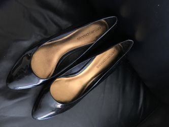 Arturo Chiang black patent heels / size 11