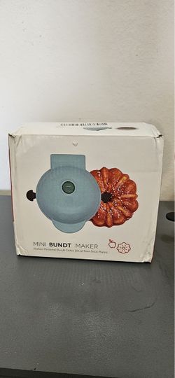 Mini Bundt Maker with Dual Non-Stick Plates