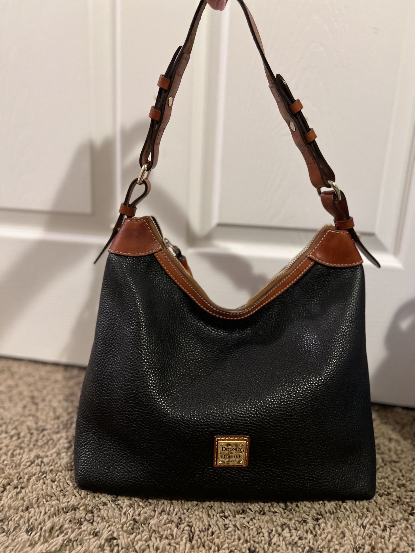 Pebble Grained Black Dooney And Bourke Purse