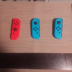 3 Nintendo Switch Joy Con Controllers
