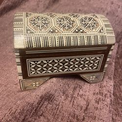 Jewelry storage box.