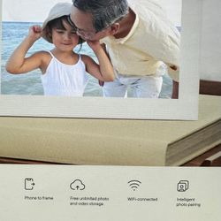 Aura Carver Digital Frame With 10.1” HD Display