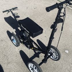 Knee scooter 