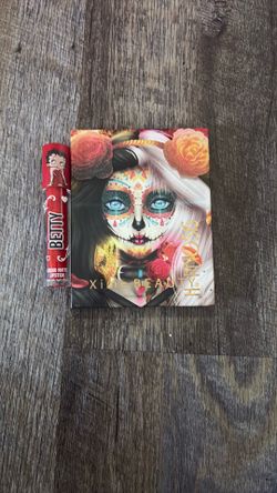 Eyeshadow and lipstick bundle!