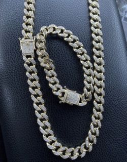 New 18 k yellow gold Cuban link chain and bracelet