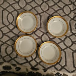 Classic White China Edged in Gold Noritake Metropolitan 4345 6 inch side plates