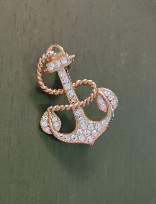 Anchor Brooch