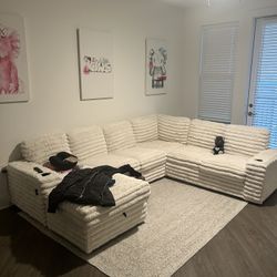 Sectional Crème Couch