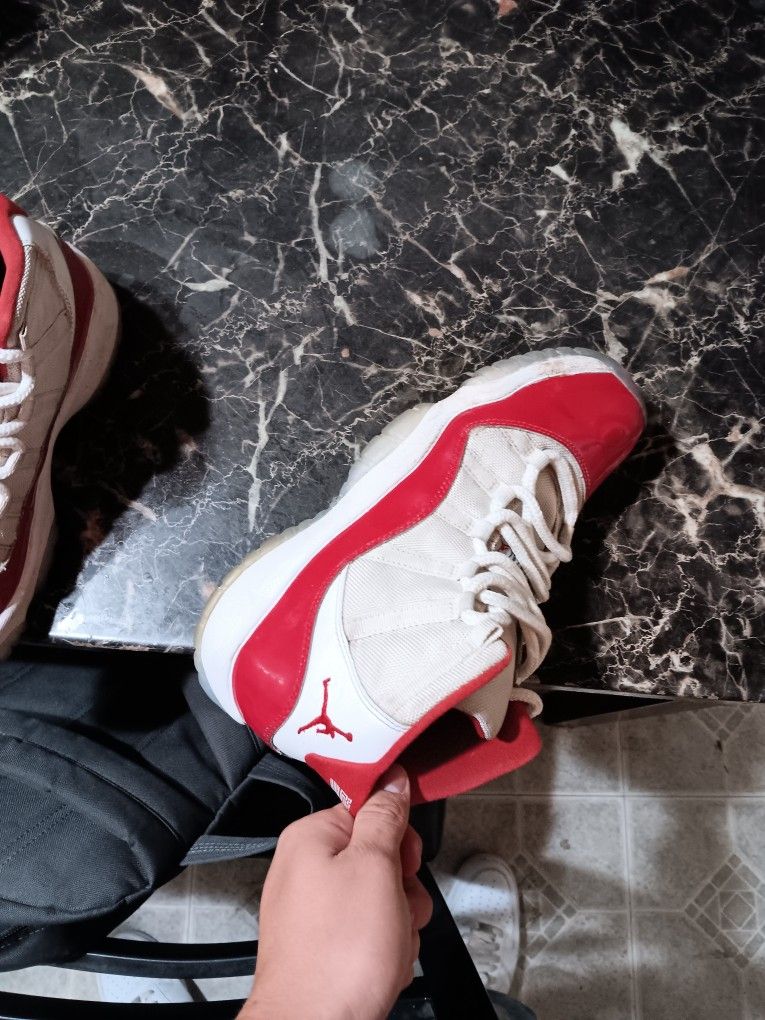 Jordan 11 Cherry