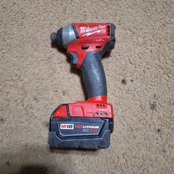 MILWAUKEE FUEL M18 IMPACT WITH BATERY 