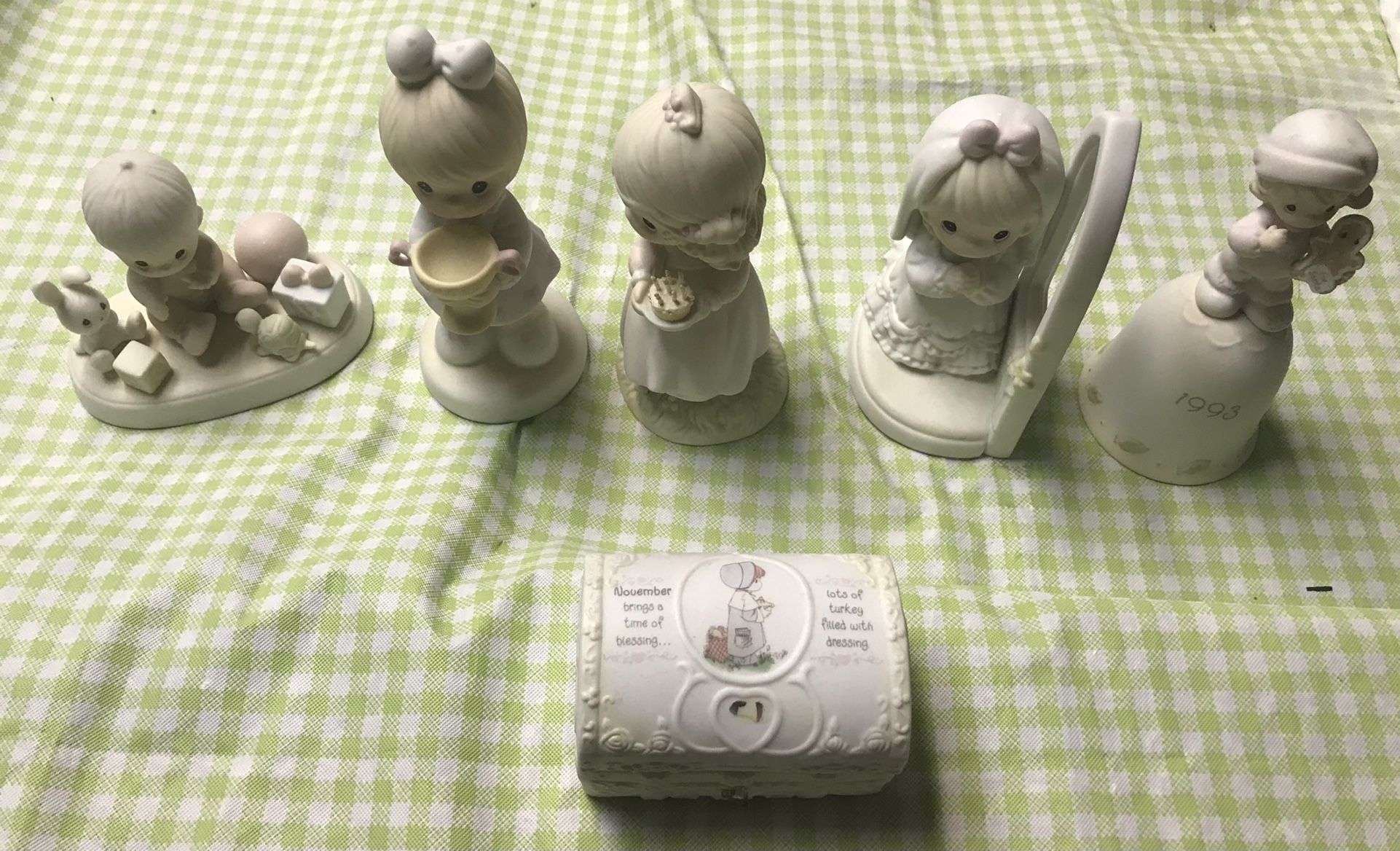 LOT OF 6 Precious  Moments Figurines  