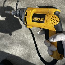DEWALT DW268 Versa-Clutch Screw Gun - 6.5 Amp - Works Great!