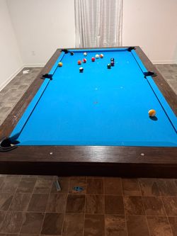 8ft  pool table  custon desine.