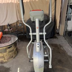 Schwinn 450 Elliptical Machine for Sale in Lakewood CA OfferUp