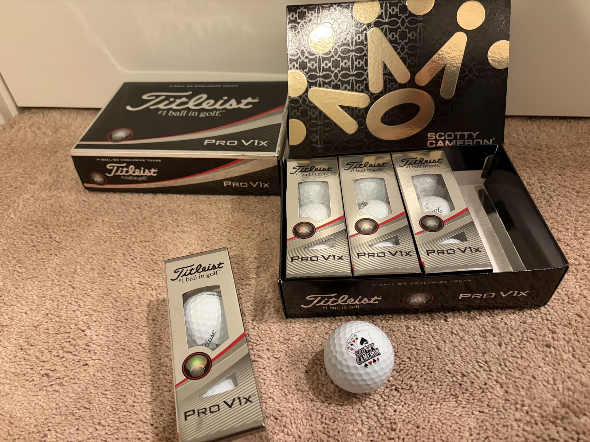 Scotty Cameron Jokers Wild ProV1x Titleist Golf Balls
