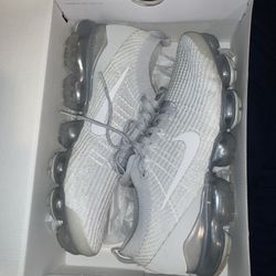 Nike Vapor max 3 Fly knit Size 11