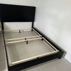 Bedroom Queen Bed ,  Cama matrimonial