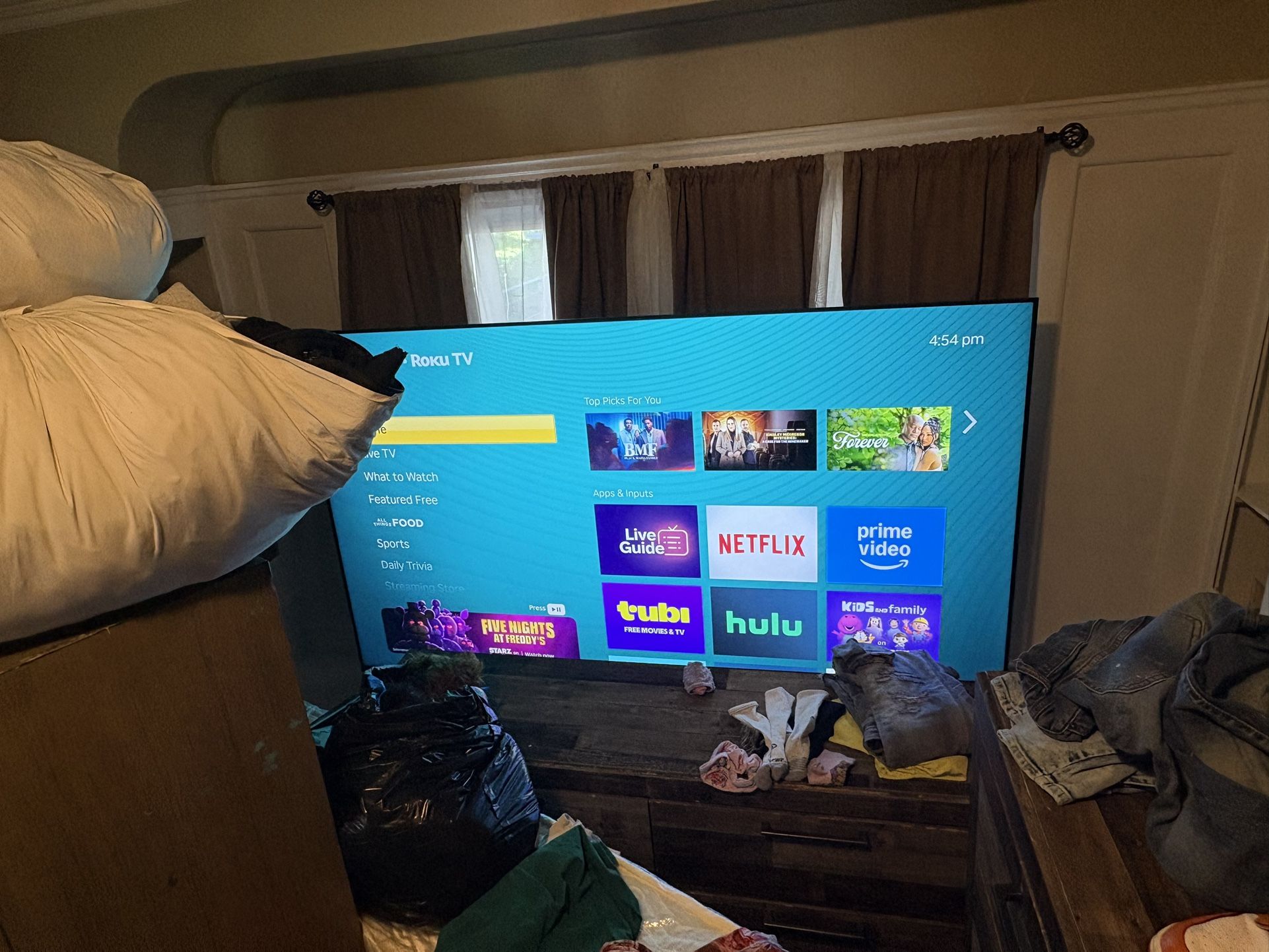 85in Hisense Roku Tv