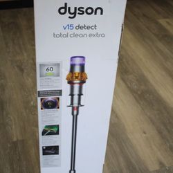 Dyson v15 detect total clean extra vacuum with 10 accessories 
