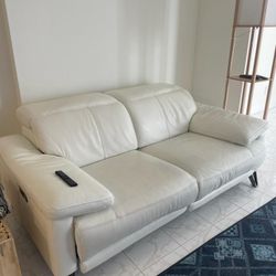 White leather recliner sofa, white couch. sectional. White furniture interior design. Mueble blanco