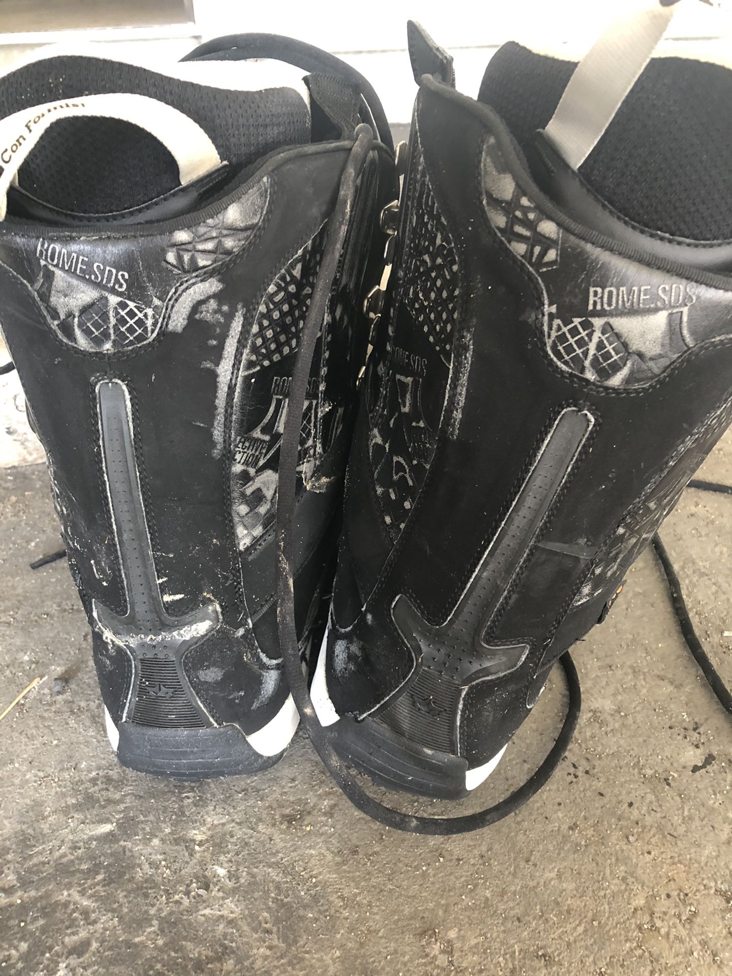 Rome SDS snowboarding boots