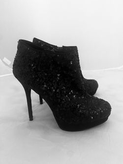 Black Sequined Boot With Heels Size 7