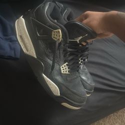 Air Jordan 4 “Oreo” 2015 – Men’s Size 9 – Good Condition