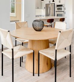 Oak round pedestal table
