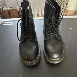 dr martens 1460 8 eye boot Size 8 Unisex