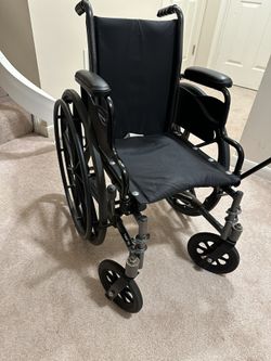 Invacare Tracer SX5 Wheelchair for Adults | Everyday Folding | 16 Inch Seat | Desk Arms