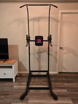 Pull up bar / dip station