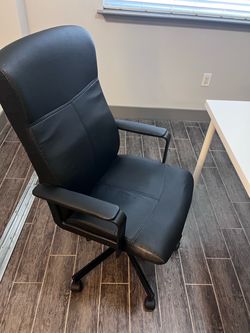 Swivel chair
